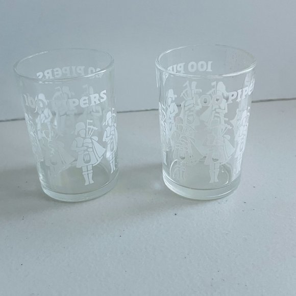 Seagrams 100 Pipers Vintage Shot Glasses 2.5" H Set of 2 - Picture 3 of 4